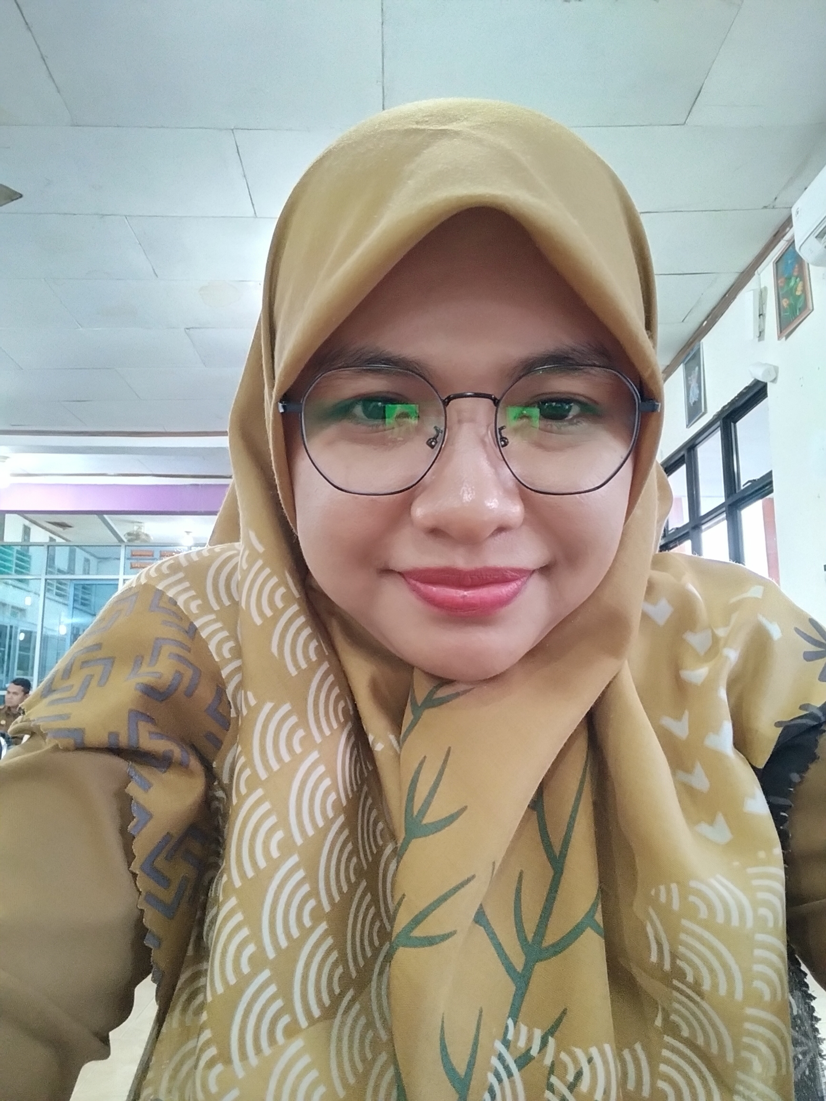 <center>Wakil Kepsek bag. Sarpras<br>Hikmatul Asyura, S.Pd,M.Kom</center>